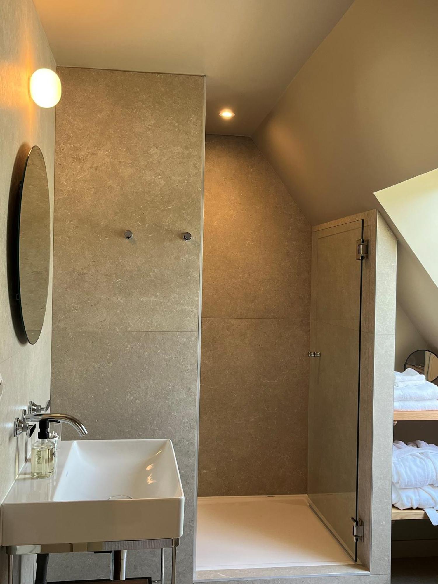 Hotel Les Pres Saint-Hilaire-le-Chatel Exterior foto